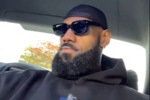 开云体育-老头乐！詹姆斯晒出开车听歌自嗨视频：我就是那个人！