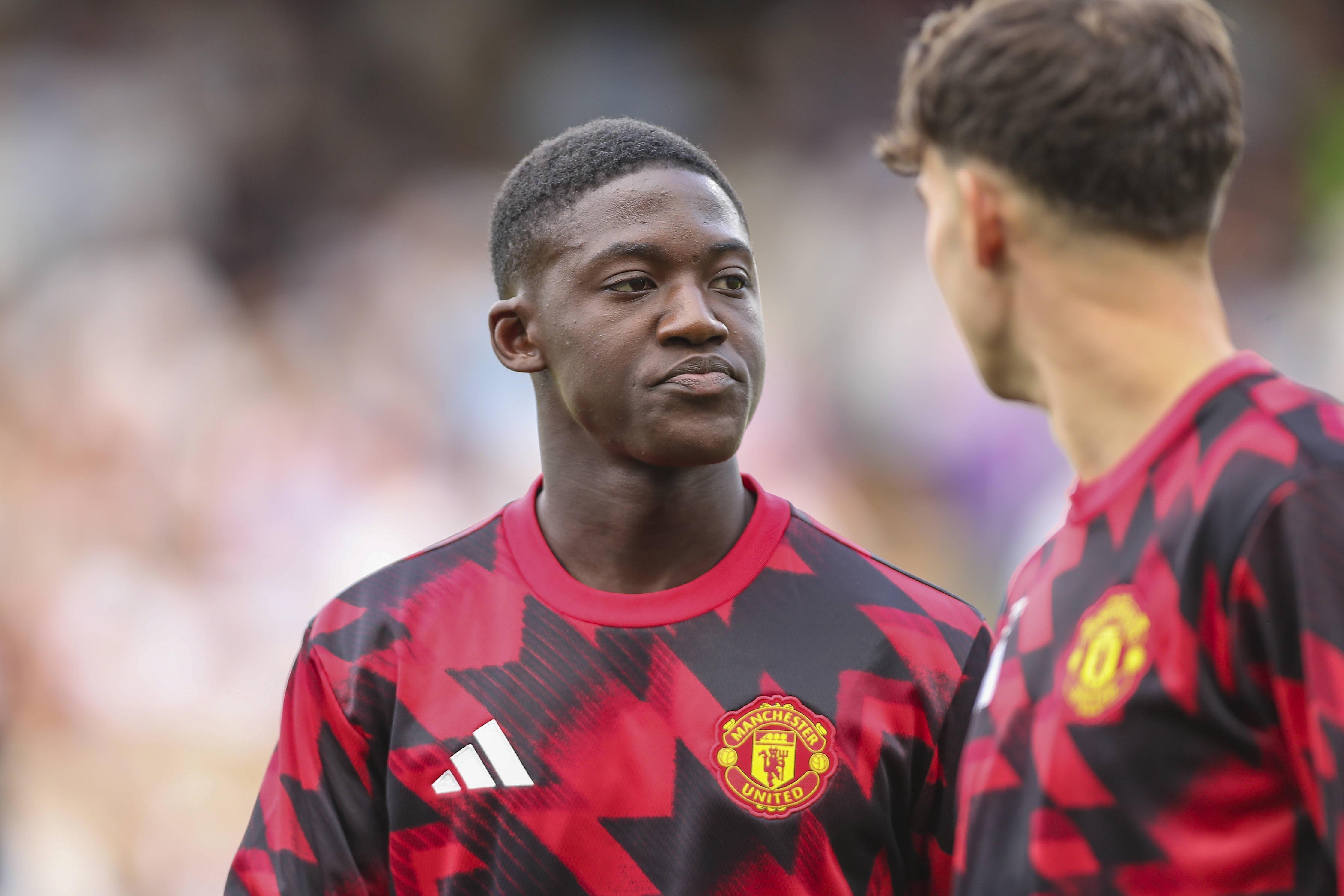 开云官网-一次失败的换人？梅努半场球7次丢球权，3次对抗仅1次成功