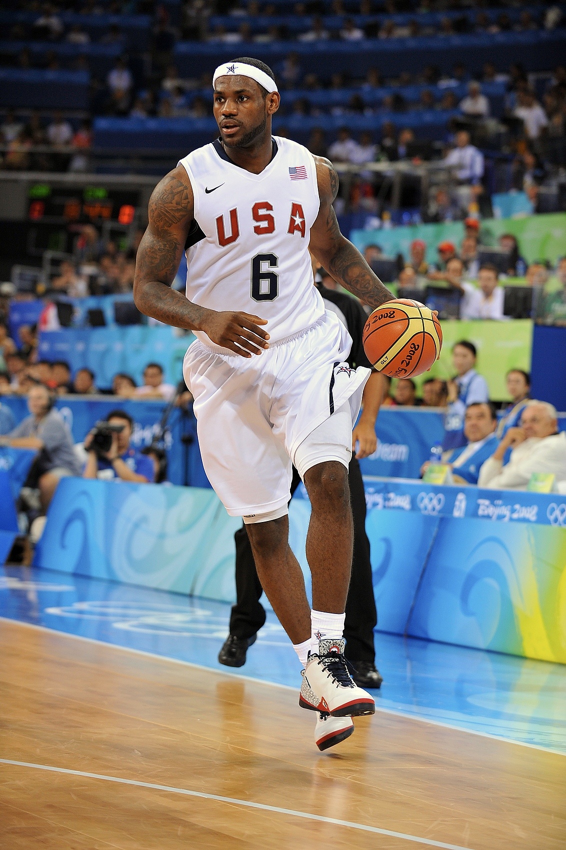 开云体育-里德谈梦八队：有次训练当詹姆斯上演暴力扣篮后 训练直接被叫停