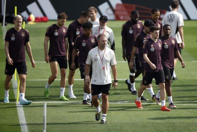 定位球再成训练重点，克雷尔因何成为弗利克爱将？